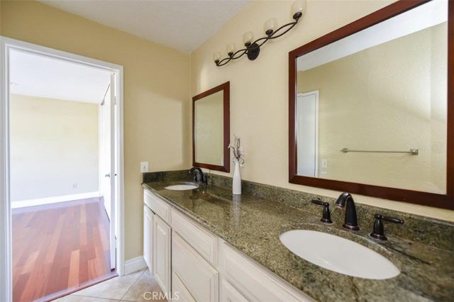 48 Columbia 6, Irvine, CA 92612