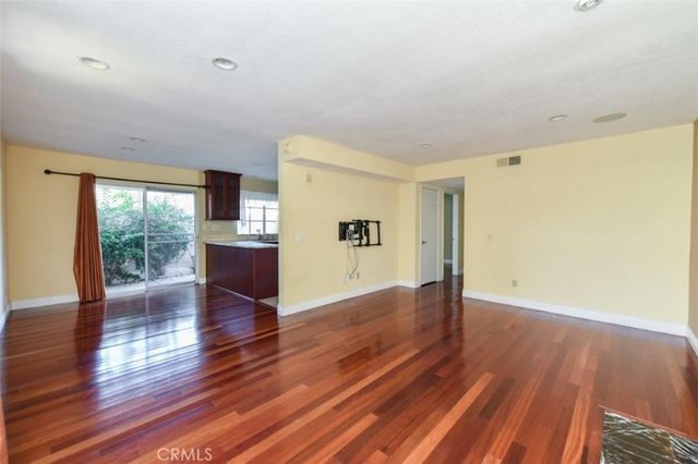 48 Columbia 6, Irvine, CA 92612
