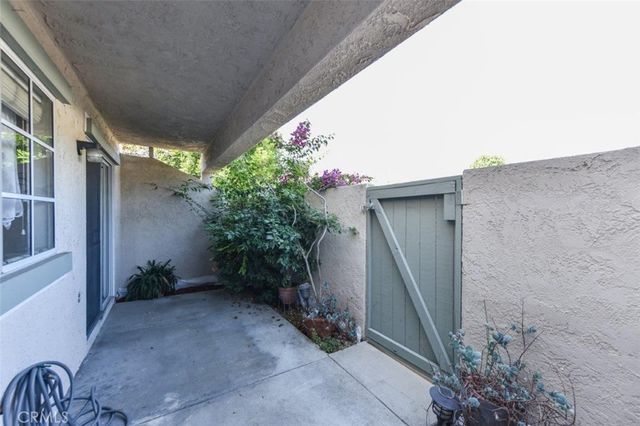 48 Columbia 6, Irvine, CA 92612