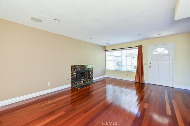 48 Columbia 6, Irvine, CA 92612