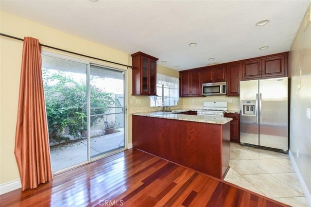 48 Columbia 6, Irvine, CA 92612