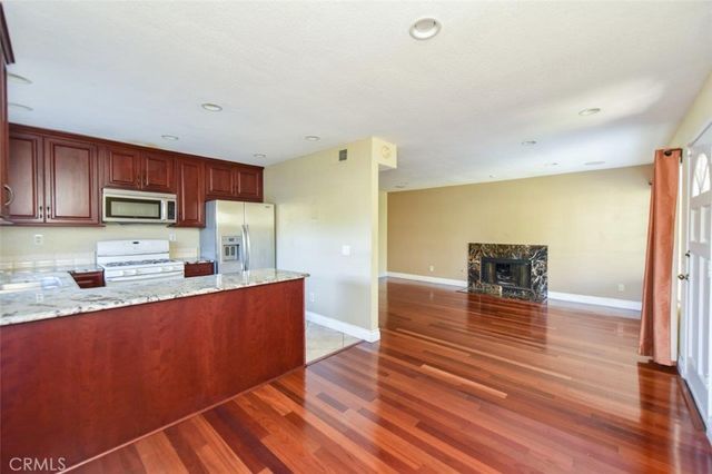 48 Columbia 6, Irvine, CA 92612