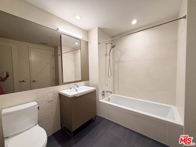 889 Francisco Street 1008, Los Angeles, CA 90017