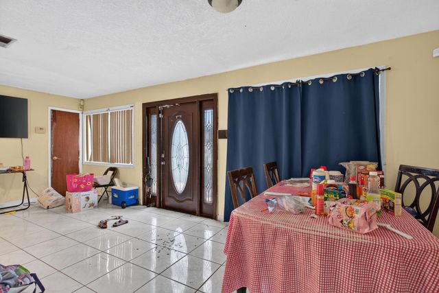 4390 NW 35th Avenue, Lauderdale Lakes, FL 33309