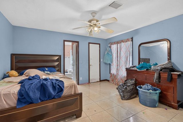 4390 NW 35th Avenue, Lauderdale Lakes, FL 33309