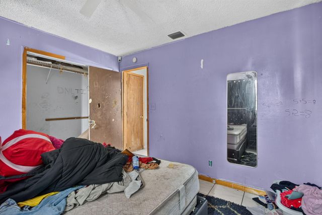 4390 NW 35th Avenue, Lauderdale Lakes, FL 33309