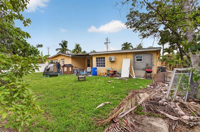 4390 NW 35th Avenue, Lauderdale Lakes, FL 33309