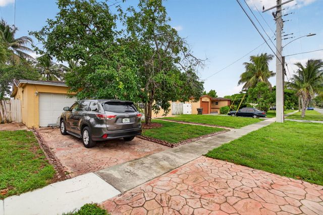 4390 NW 35th Avenue, Lauderdale Lakes, FL 33309