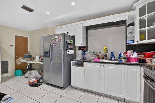 4390 NW 35th Avenue, Lauderdale Lakes, FL 33309