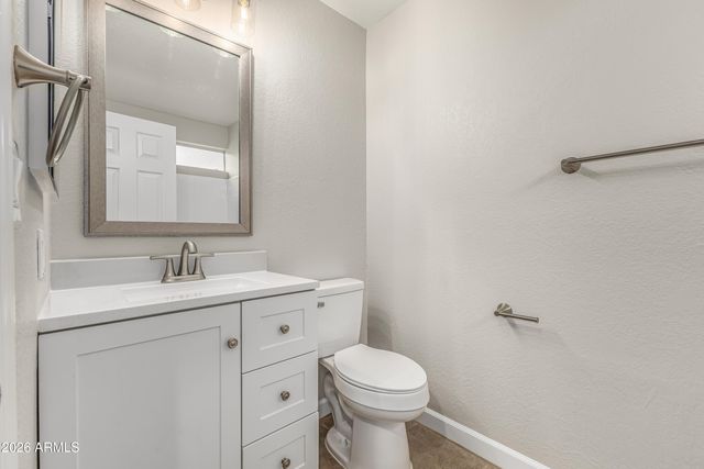 1633 E LAKESIDE Drive 35, Gilbert, AZ 85234