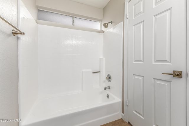 1633 E LAKESIDE Drive 35, Gilbert, AZ 85234