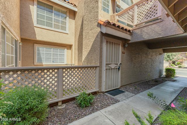 1633 E LAKESIDE Drive 35, Gilbert, AZ 85234