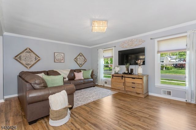317 Jamestown Rd, Bridgewater Twp., NJ 08807