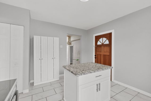 907 Ogden Avenue, Cockrell Hill, TX 75211