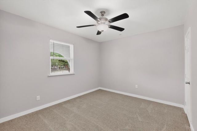 907 Ogden Avenue, Cockrell Hill, TX 75211