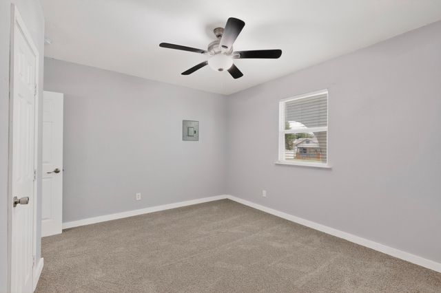 907 Ogden Avenue, Cockrell Hill, TX 75211