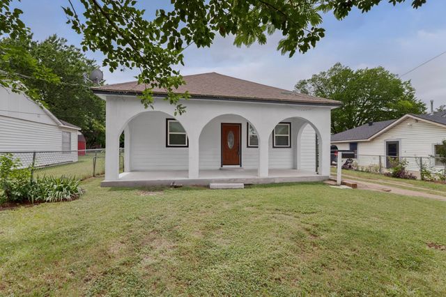 907 Ogden Avenue, Cockrell Hill, TX 75211