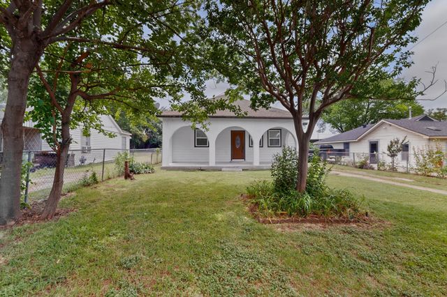 907 Ogden Avenue, Cockrell Hill, TX 75211