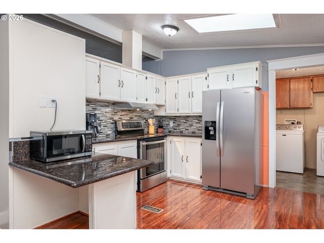 863 Sw LIBERTY BELL Dr, Beaverton, OR 97006