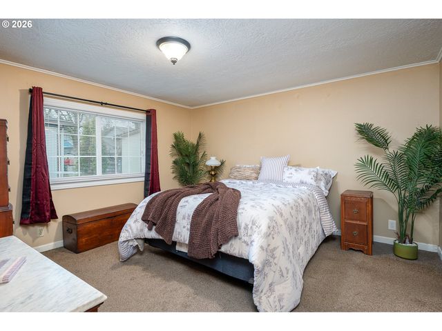 863 Sw LIBERTY BELL Dr, Beaverton, OR 97006