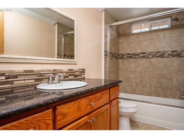 863 Sw LIBERTY BELL Dr, Beaverton, OR 97006