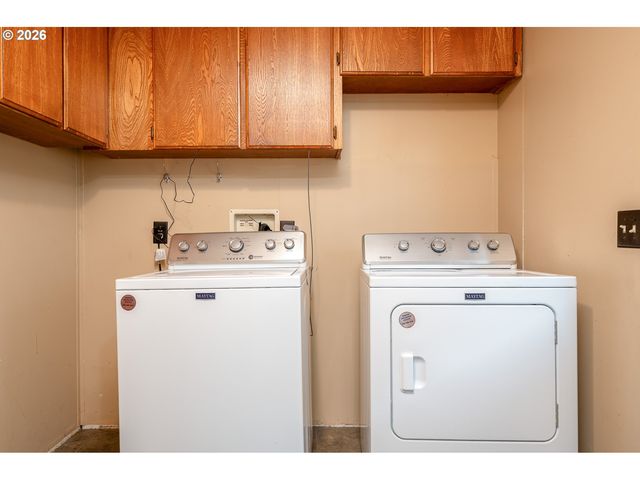 863 Sw LIBERTY BELL Dr, Beaverton, OR 97006