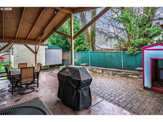 863 Sw LIBERTY BELL Dr, Beaverton, OR 97006