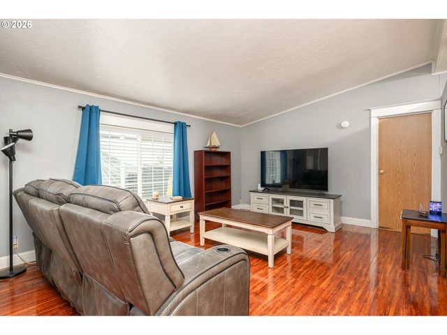 863 Sw LIBERTY BELL Dr, Beaverton, OR 97006