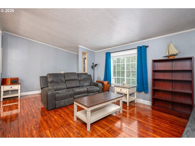 863 Sw LIBERTY BELL Dr, Beaverton, OR 97006