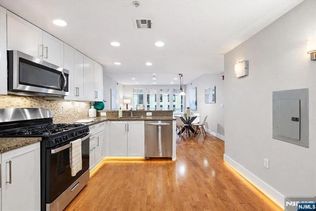 109 Harrison Street 300, Hoboken, NJ 07030