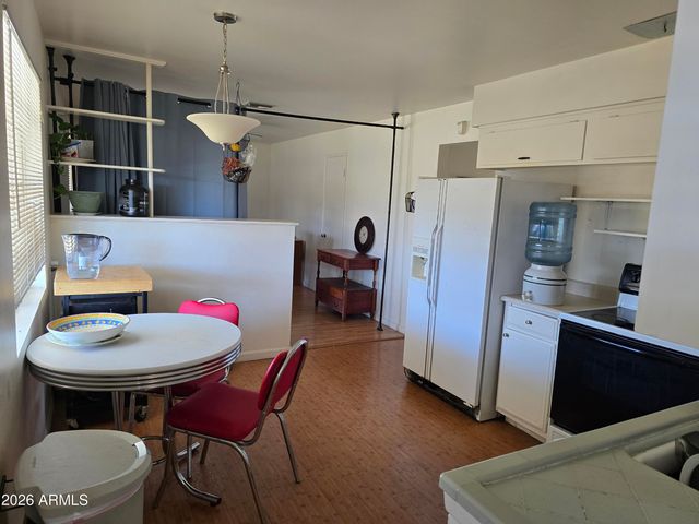 135 W ALICE Avenue, Phoenix, AZ 85021