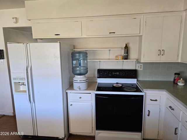 135 W ALICE Avenue, Phoenix, AZ 85021