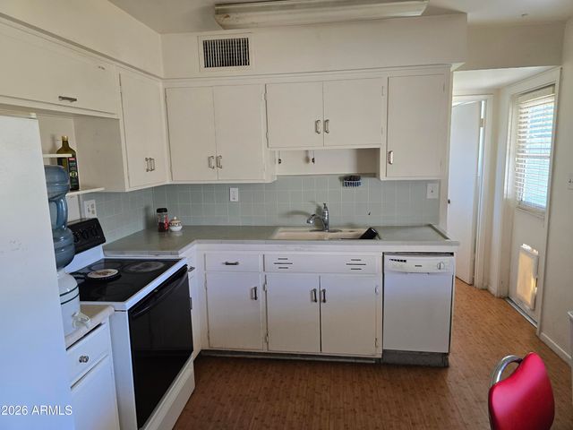 135 W ALICE Avenue, Phoenix, AZ 85021