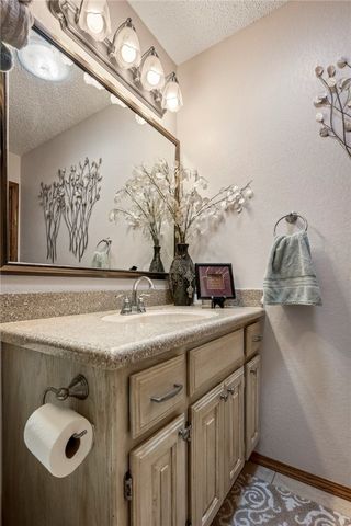 12 Drayton Lane, Bella Vista, AR 72715