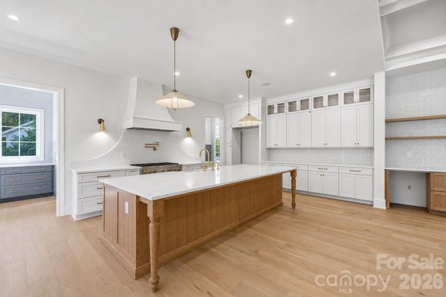 125 Randstone Court, Charlotte, NC 28211