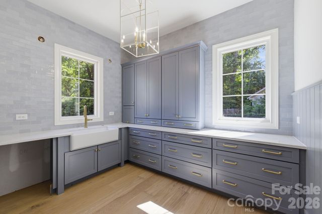 125 Randstone Court, Charlotte, NC 28211