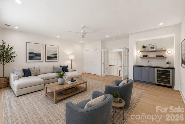 125 Randstone Court, Charlotte, NC 28211