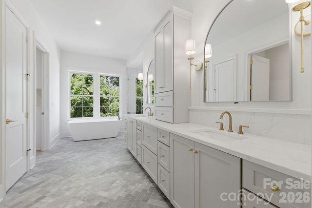 125 Randstone Court, Charlotte, NC 28211