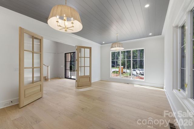 125 Randstone Court, Charlotte, NC 28211