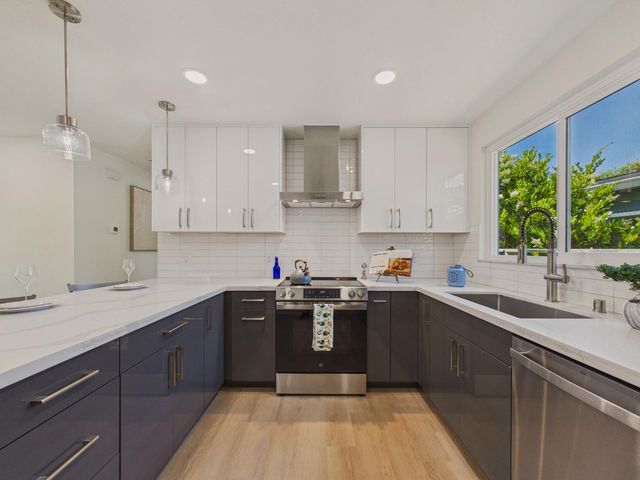 5077 Palmetto Avenue, Pacifica, CA 94044