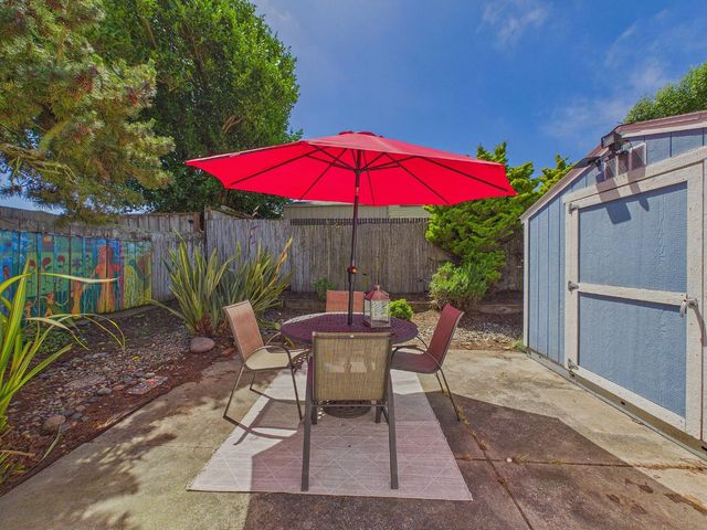 5077 Palmetto Avenue, Pacifica, CA 94044