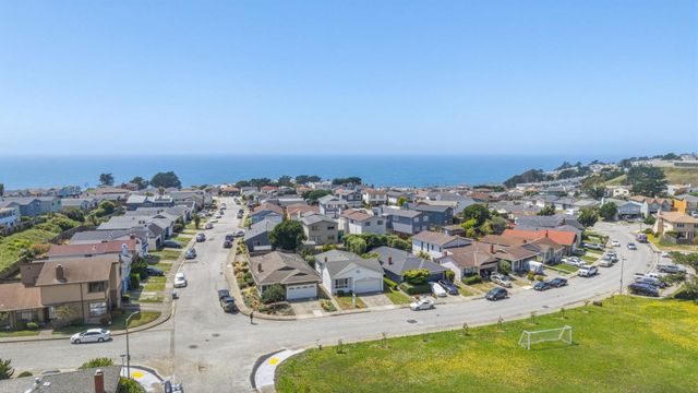5077 Palmetto Avenue, Pacifica, CA 94044