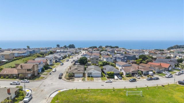 5077 Palmetto Avenue, Pacifica, CA 94044
