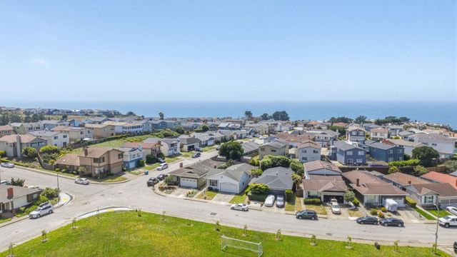 5077 Palmetto Avenue, Pacifica, CA 94044