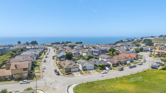 5077 Palmetto Avenue, Pacifica, CA 94044
