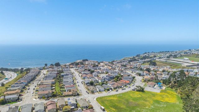 5077 Palmetto Avenue, Pacifica, CA 94044