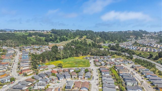 5077 Palmetto Avenue, Pacifica, CA 94044