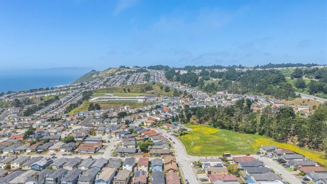 5077 Palmetto Avenue, Pacifica, CA 94044