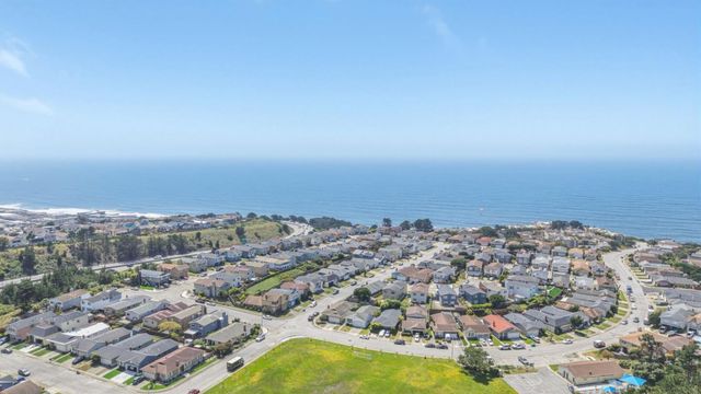 5077 Palmetto Avenue, Pacifica, CA 94044