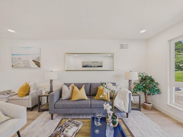 5077 Palmetto Avenue, Pacifica, CA 94044